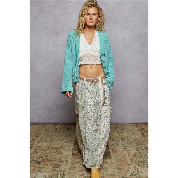 ✨NWT POL V-Neck Long Sleeve Cardigan with‎ Exaggerated Buttons - Picture 5 of 5